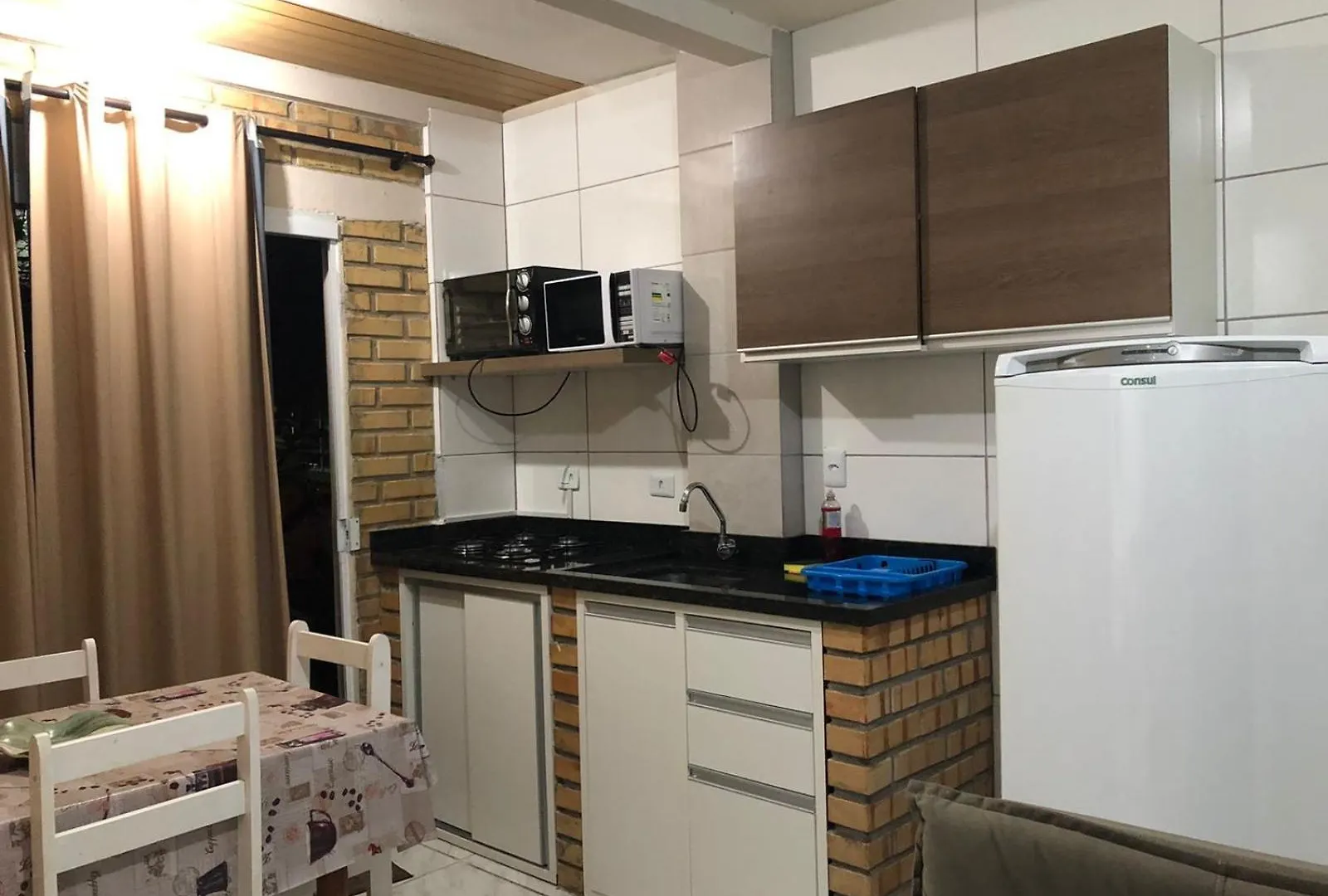 봄비나스 Residencial Del Gardelon 아파트 0*,  브라질