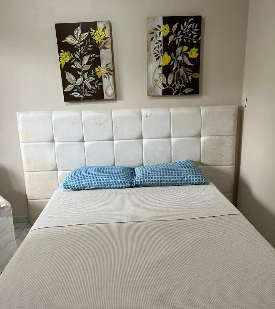 봄비나스 Residencial Del Gardelon 아파트 브라질